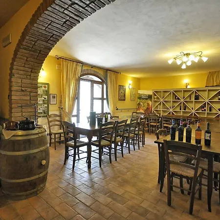 Vernazzano Basso Sleeps 6 T241024 特拉西梅诺湖畔托罗