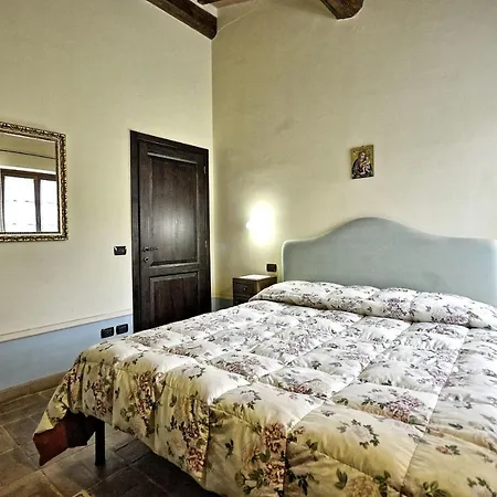 Appartement Vernazzano Basso Sleeps 6 T241024