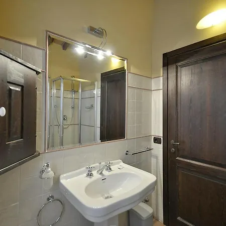 Vernazzano Basso Sleeps 6 T241024 *